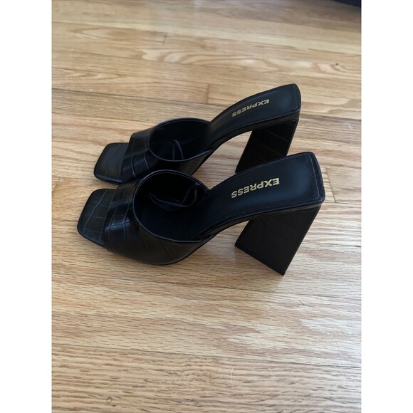 Express Open Toe Triangle Block Heels - Picture 4 of 6